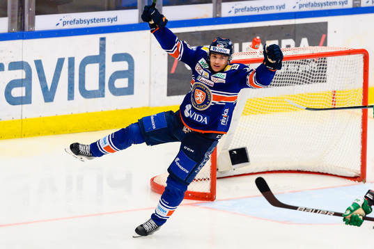 Växjös Pontus Holmberg jublar