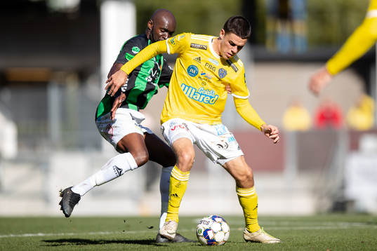 GAIS Boris Lumbana och Falkenbergs Samuel Adrian
