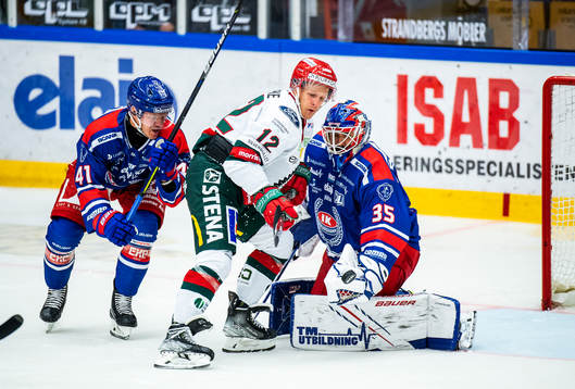 Oskarshamns Johan Johnsson och målvakt Joe Cannata samt