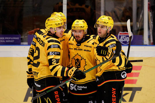 Skellefteås Jayce Hawryluk jublar