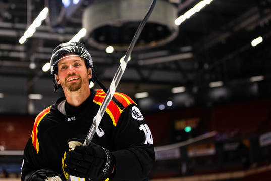 Brynäs Anton Rödin jublar