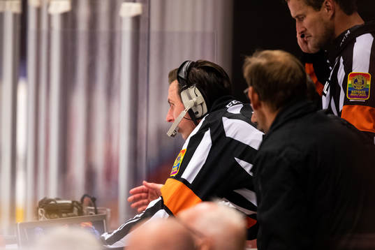 Domare Christoffer Holm videogranskar Brynäs 2-1 mål