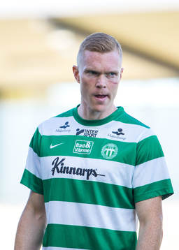 Västerås David Engström innan fotbollsmatchen i