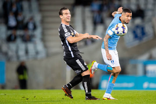 Örebros Nordin Gerzic och Malmö FFs Sergio Pena