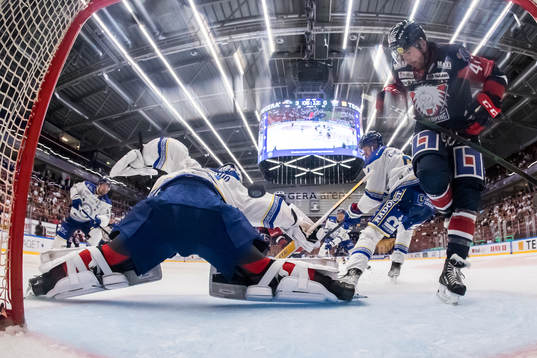 Linköpings Broc Little och Leksands målvakt Kasimir