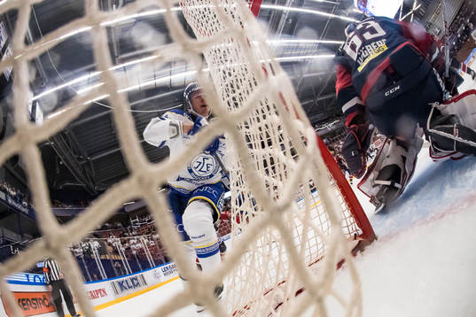 Leksands Emil Heineman och Linköpings målvakt Marcus
