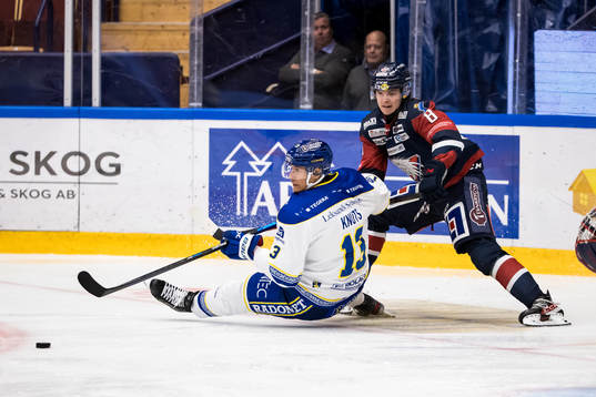 Leksands Jon Knuts och ???under ishockeymatchen i SHL