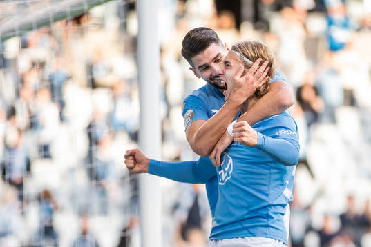 Malmö FFs Antonio Colak och Sebastian Nanasi jublar