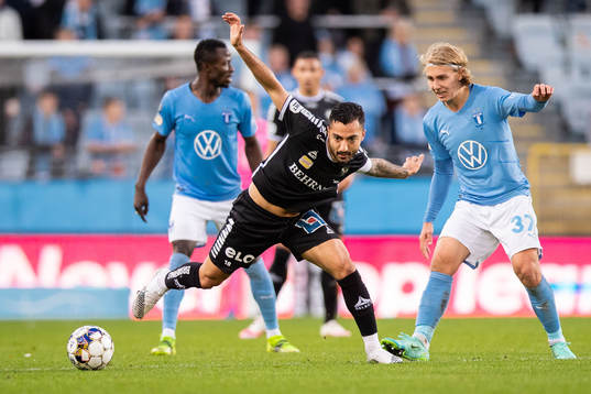 Örebros Jiloan Hamad och Malmö FFs Sebastian Nanasi