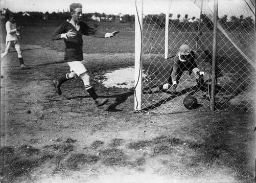 Fotboll, Limhamns idrottsplats. Trelleborgskamraterna - LBI