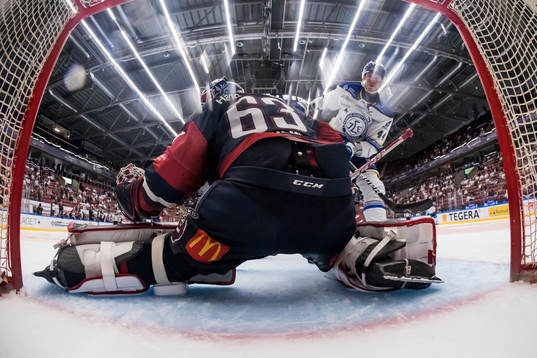 Linköpings målvakt Marcus Högberg och Leksands Carter