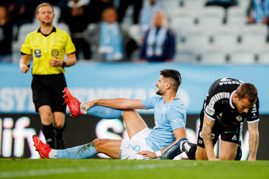Malmö FFs Antonio Colak har ont