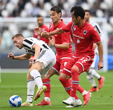 Dejan Kulusevski of Juventus and Albin Ekdal of Sampdoria