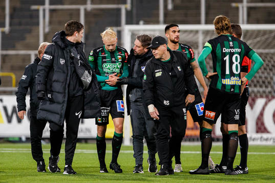 Varbergs André Boman lämnar planen