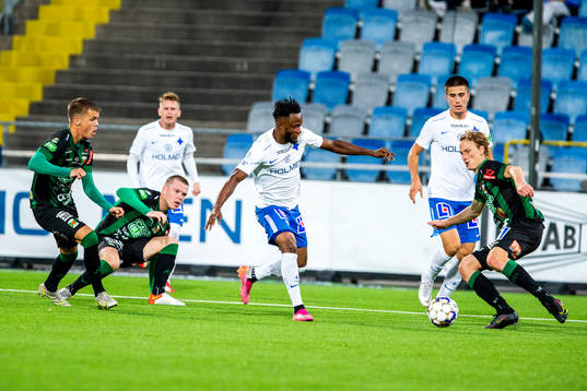 IFK Norrköpings Samuel Adegbenro oroar Varbergs försvar
