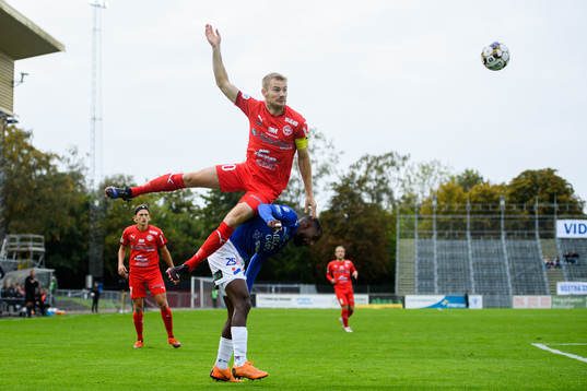 Värnamos Freddy Winsth och Trelleborgs Mohammed Khalid