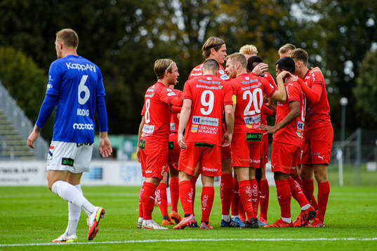 Värnamos spelare jublar