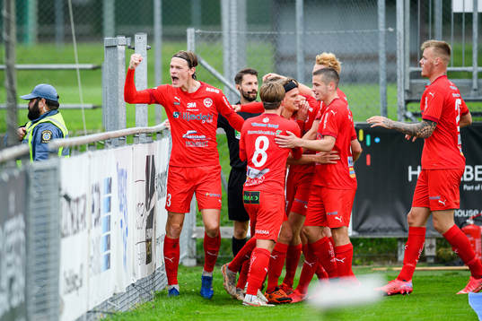 Värnamos Robin Dzabic jublar