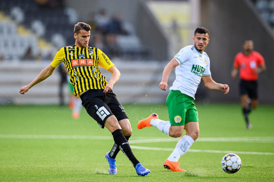 Häckens Johan Hammar och Hammarbys Astrit Selmani