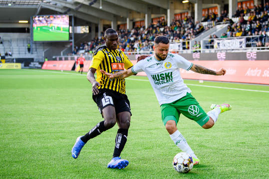 Häckens Godswill Ekpolo och Hammarbys Mohanad Jeahze