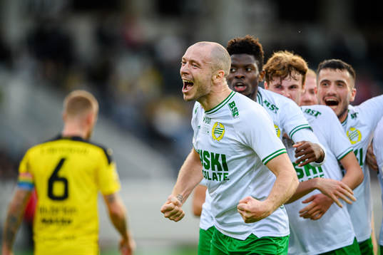 Hammarbys Jon Gudni Fjoluson jublar