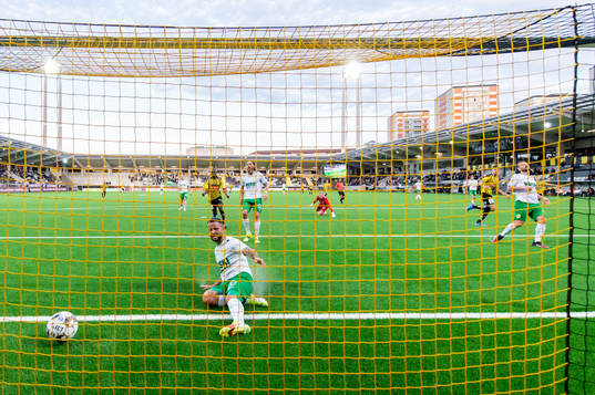 Häckens Alexander Jeremejeff gör 1-1