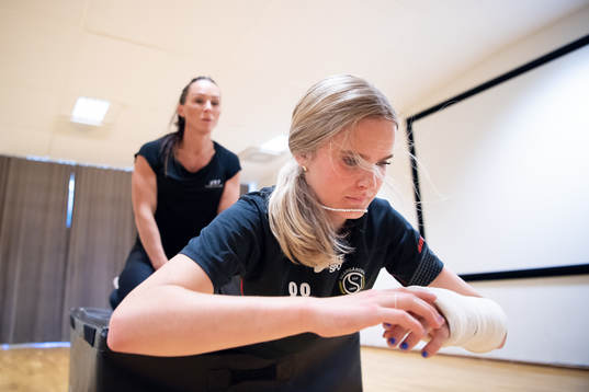 s Tilde Utbult tränar med sin personliga tränare och