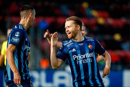 Djurgårdens Jacob Une Larsson jublar