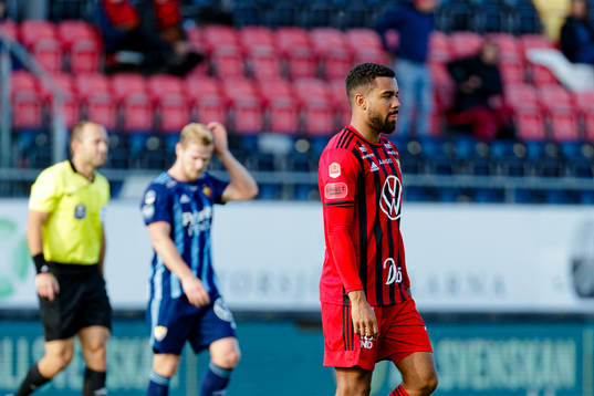 Östersunds Noah Sonko Sundberg  deppar