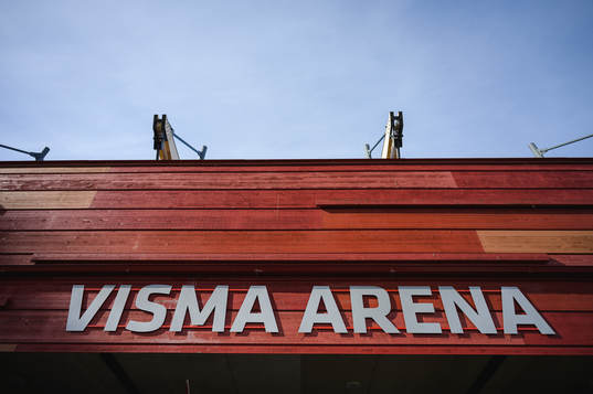 Exteriör vy på Visma arena före fotbollsmatchen i