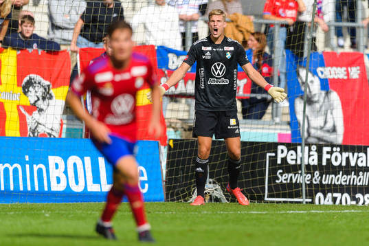 Östers målvakt Mathias Nilsson