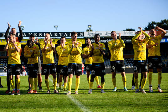 Mjällbys spelare jublar