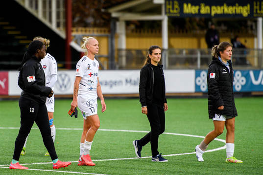 Rosengårds Caroline Seger och tränare Renee Slegers deppar