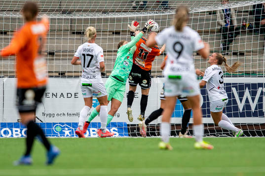 Rosengårds målvakt Teagan Micah och Kristianstads Delaney