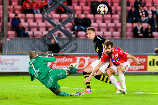 s Bojan Radulovic och Degerfors Sebastian Olsson