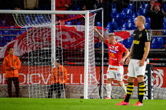 Degerfors Victor Edvardsen jublar