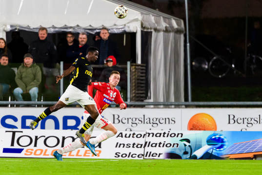 s Erick Otieno och Degerfors Erik Lindell