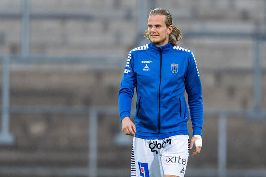 Sirius Tim Björkström före fotbollsmatchen i Allsvenskan