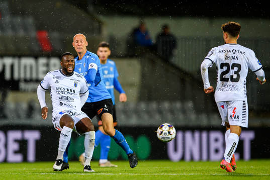 Sirius Christian Kouakou och Halmstads Andreas Johansson