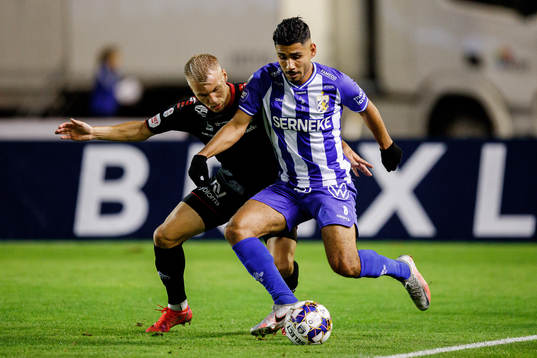 Kalmars Rasmus Sjöstedt och IFK Göteborgs Hosam Aiesh