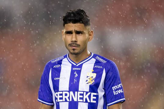 IFK Göteborgs Hosam Aiesh innan fotbollsmatchen i