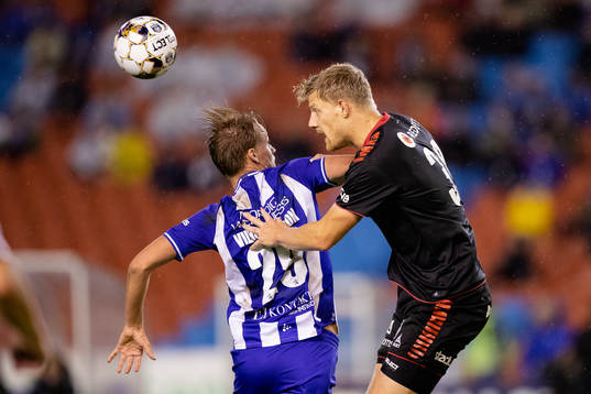 IFK Göteborgs Oscar Vilhelmsson och Kalmars Lars Saetra