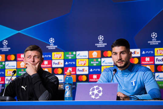Jon Dahl Tomasson, head coach and Antonio Colak