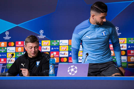 Jon Dahl Tomasson, head coach and Antonio Colak