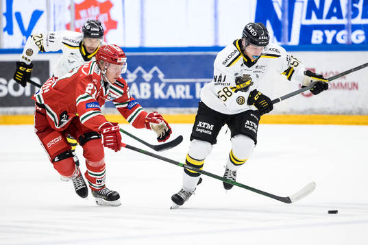 Moras Isak Andersson och AIKs Oskar Magnusson