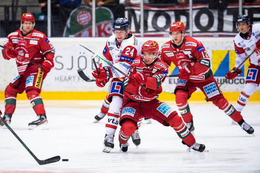 Västerviks Josh Wilkins och Modos Theo Jacobsson