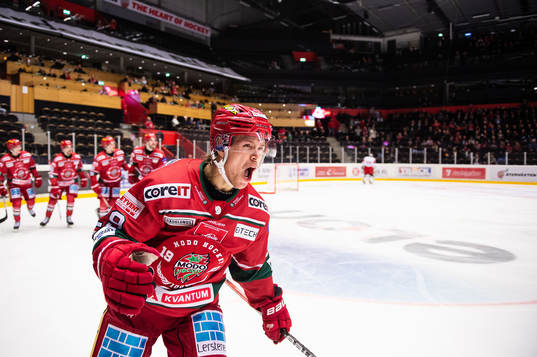 Modos Mikkel Aagaard jublar