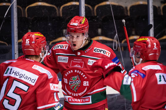 Modos Mikkel Aagaard jublar