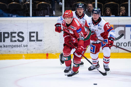 Modos Theo Jacobsson och Josh Wilkins