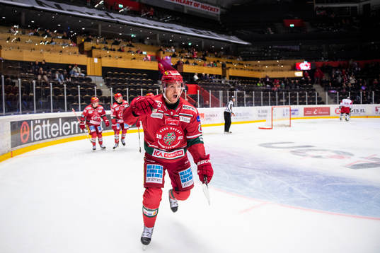 Modos Mikkel Aagaard jublar